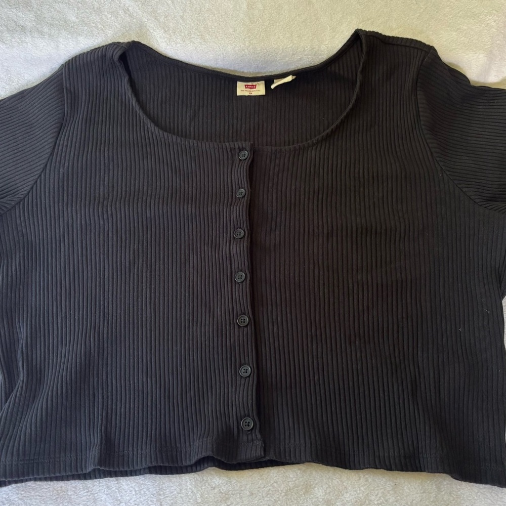 Levi's True Black Ribbed Button-Front Crop Top